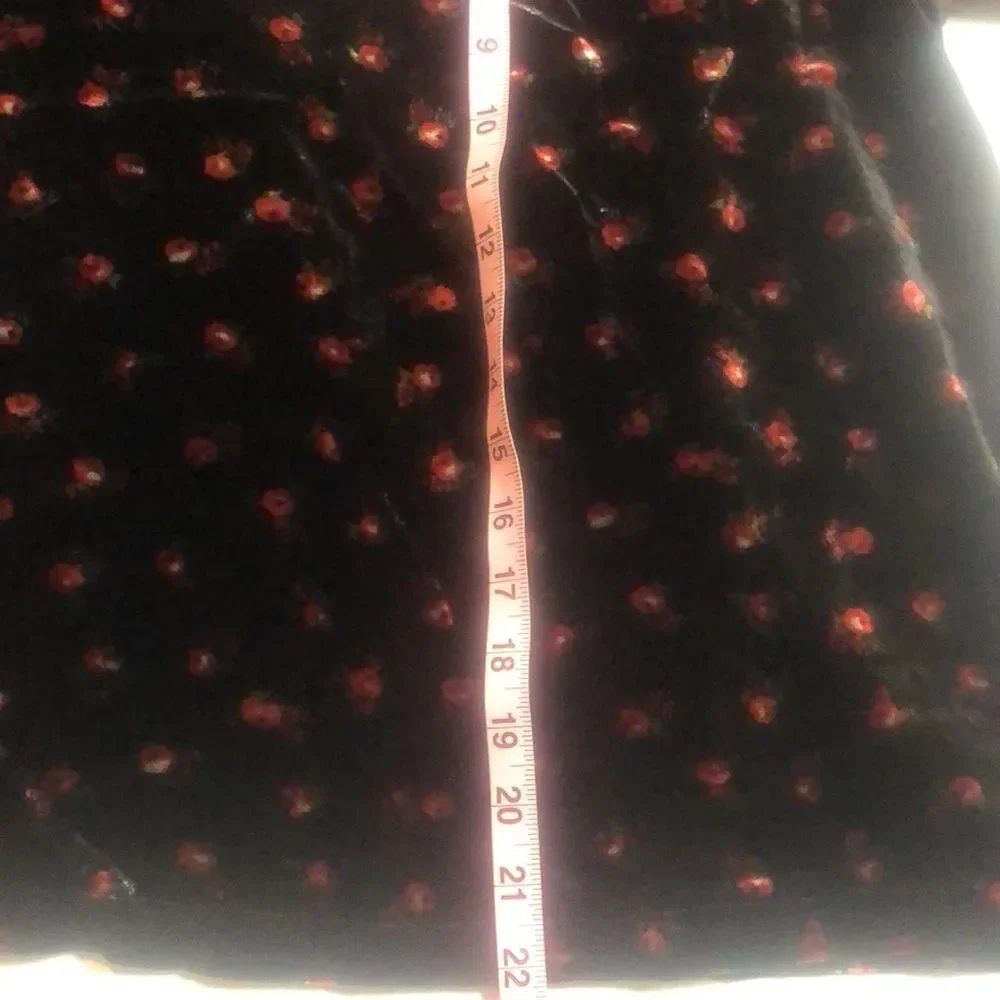 Loft  velvet dark floral  romantic  sweetheart puff sleeve collarless top size M